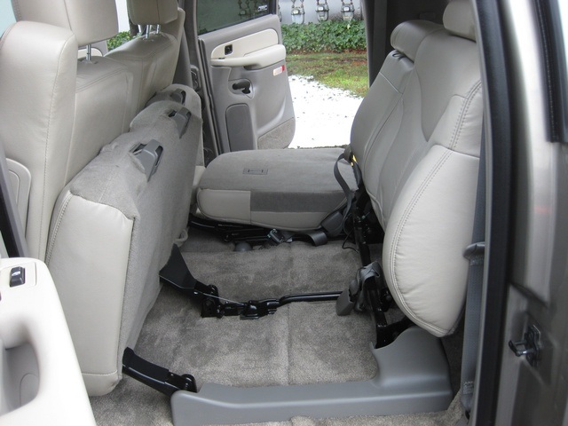 2002 GMC Yukon XL 1500 SLT/ 4WD/ Leather/3rd Seat   - Photo 28 - Portland, OR 97217