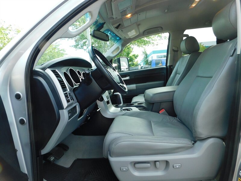 2007 Toyota Tundra Limited 4X4 / 5.7L / LEATHER / LIFTED / 109k Miles   - Photo 14 - Portland, OR 97217