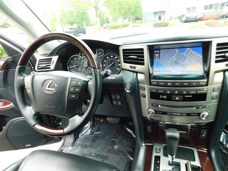 2014 Lexus LX 570 Sport Utility / Adaptive Cruise / 4WD / CLEAN   - Photo 18 - Portland, OR 97217