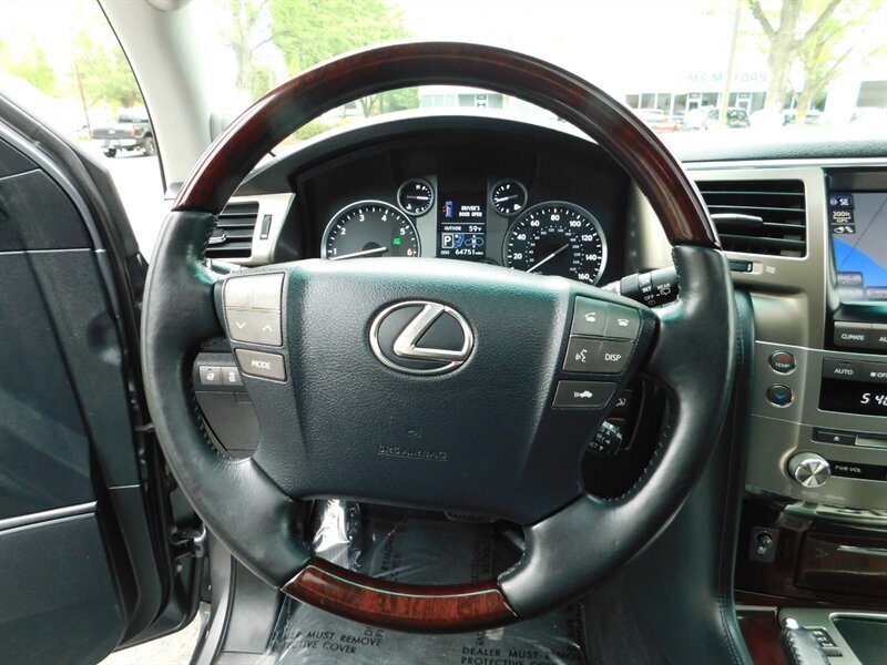 2014 Lexus LX 570 Sport Utility / Adaptive Cruise / 4WD / CLEAN   - Photo 19 - Portland, OR 97217