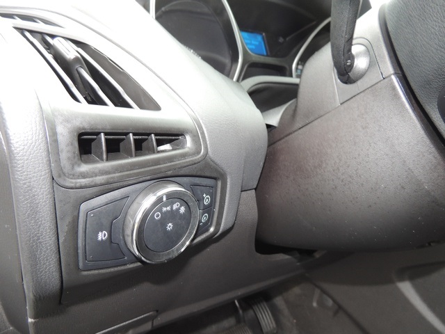 2012 Ford Focus SE 15,645Miles under Warranty civic mazda   - Photo 37 - Portland, OR 97217