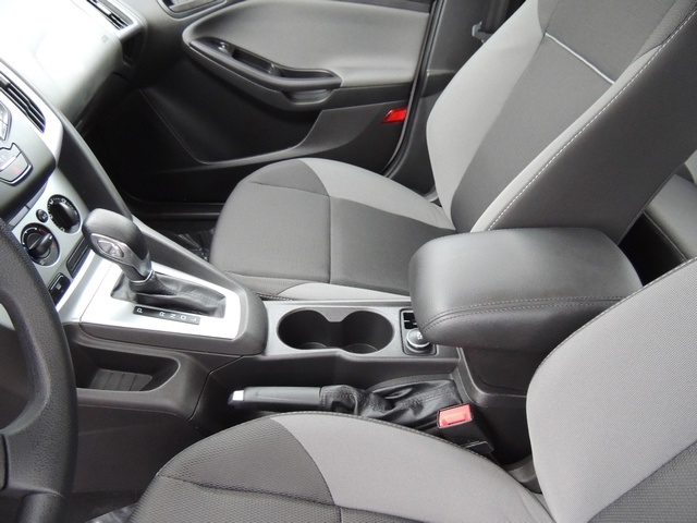 2012 Ford Focus SE 15,645Miles under Warranty civic mazda   - Photo 38 - Portland, OR 97217