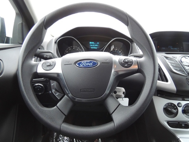 2012 Ford Focus SE 15,645Miles under Warranty civic mazda   - Photo 36 - Portland, OR 97217