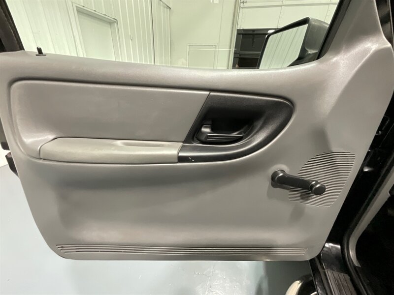 2007 Ford Ranger XLT Regular Cab 4X4 / 4.0L V6 /5-SPEED /67K MILES  / 1-OWNER / ZERO RUST / BRAND NEW TIRES - Photo 32 - Gladstone, OR 97027