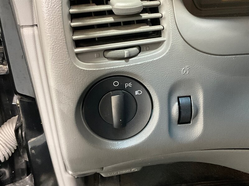 2007 Ford Ranger XLT Regular Cab 4X4 / 4.0L V6 /5-SPEED /67K MILES  / 1-OWNER / ZERO RUST / BRAND NEW TIRES - Photo 35 - Gladstone, OR 97027