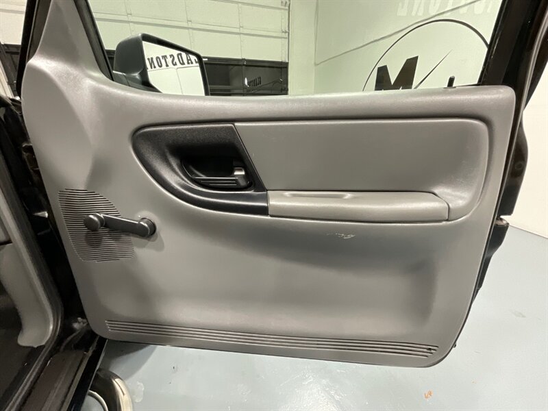 2007 Ford Ranger XLT Regular Cab 4X4 / 4.0L V6 /5-SPEED /67K MILES  / 1-OWNER / ZERO RUST / BRAND NEW TIRES - Photo 33 - Gladstone, OR 97027