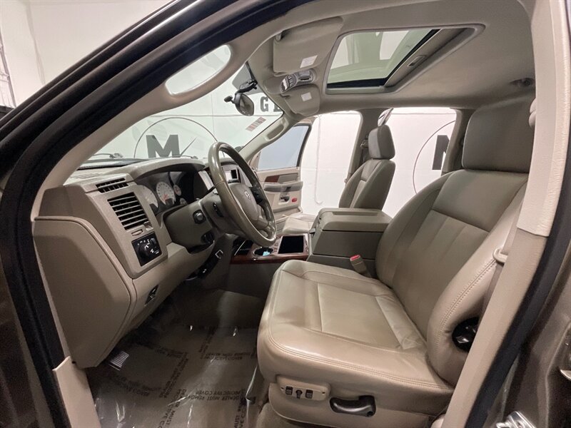 2008 Dodge Ram 2500 Laramie 4X4 6.7L CUMMINS DIESEL / 50k MILES / Leather Heated Seats / Sunroof / NEW TIRES / ZERO RUST - Photo 12 - Gladstone, OR 97027