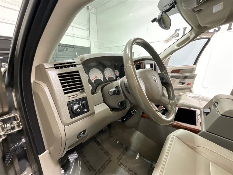 2008 Dodge Ram 2500 Laramie 4X4 6.7L CUMMINS DIESEL / 50k MILES / Leather Heated Seats / Sunroof / NEW TIRES / ZERO RUST - Photo 36 - Gladstone, OR 97027