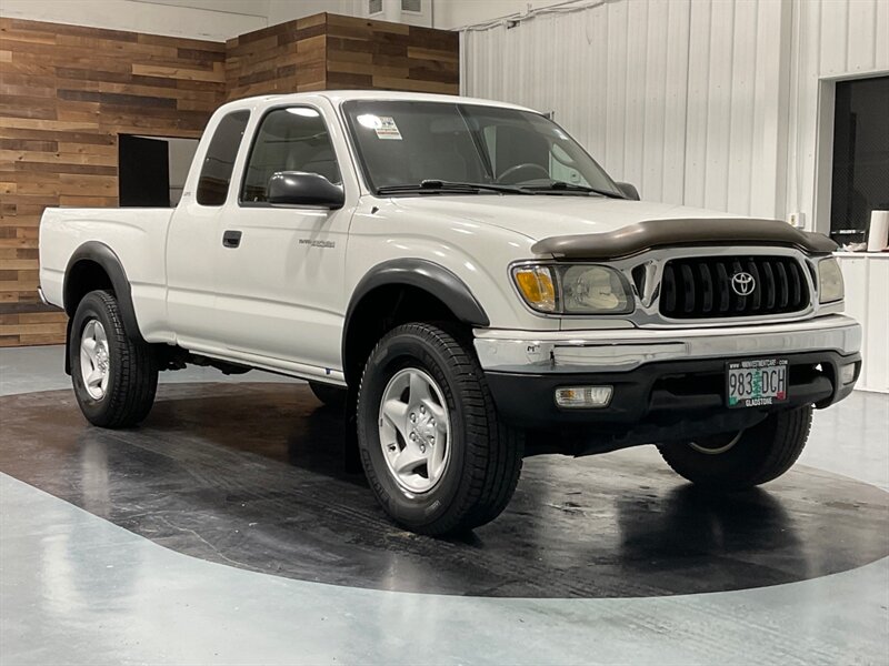 2004 Toyota Tacoma SR5 4X4 / 2.7L 4CYL / LOCAL / 102k MILES  / ZERO RUST - Photo 2 - Gladstone, OR 97027