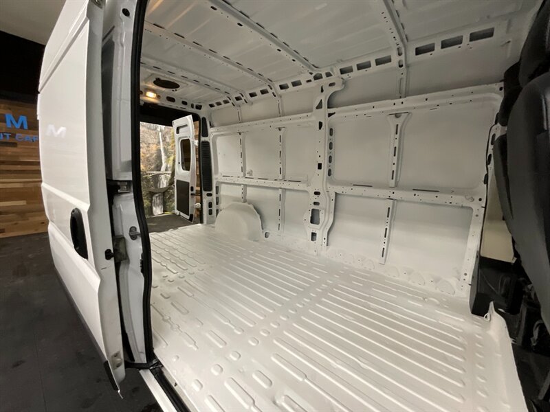 2017 RAM ProMaster 2500 CARGO VAN /159 WB/ HIGH ROOF / CLEAN  CLEAN VAN / 3.6L V6 / HIGHROOF 159WB - Photo 10 - Gladstone, OR 97027