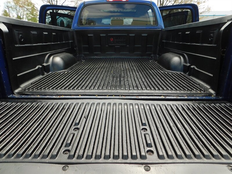 2006 Toyota Tundra Limited Double Cab 4X4 / Leather / Navi / Sunroof   - Photo 37 - Portland, OR 97217