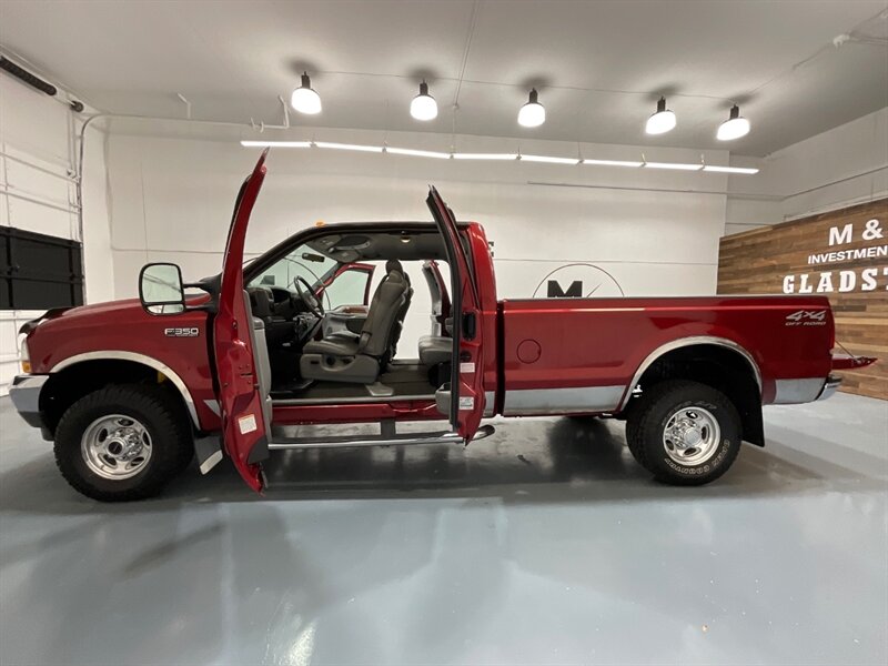 2002 Ford F-350 Super Duty Lariat 4X4 / 7.3L DIESEL/6-SPEED MANUAL  / 1-OWNER / Leather Seats / Long bed / ZERO RUST - Photo 11 - Gladstone, OR 97027