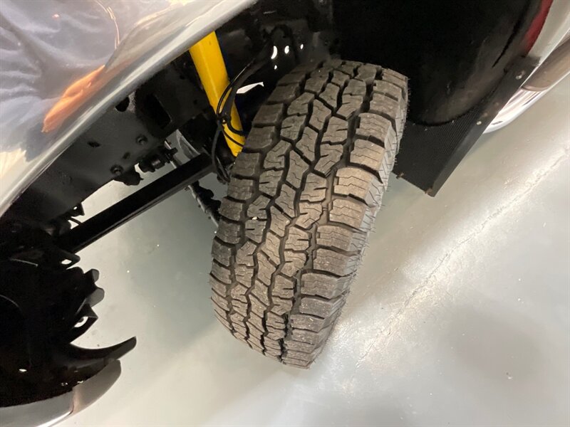 2002 Ford F-350 Super Duty Lariat 4X4 / 7.3L DIESEL/6-SPEED MANUAL  / 1-OWNER / Leather Seats / Long bed / ZERO RUST - Photo 24 - Gladstone, OR 97027