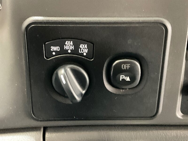 2002 Ford F-350 Super Duty Lariat 4X4 / 7.3L DIESEL/6-SPEED MANUAL  / 1-OWNER / Leather Seats / Long bed / ZERO RUST - Photo 21 - Gladstone, OR 97027