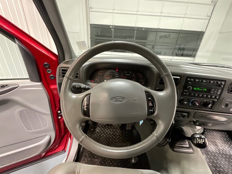 2002 Ford F-350 Super Duty Lariat 4X4 / 7.3L DIESEL/6-SPEED MANUAL  / 1-OWNER / Leather Seats / Long bed / ZERO RUST - Photo 20 - Gladstone, OR 97027