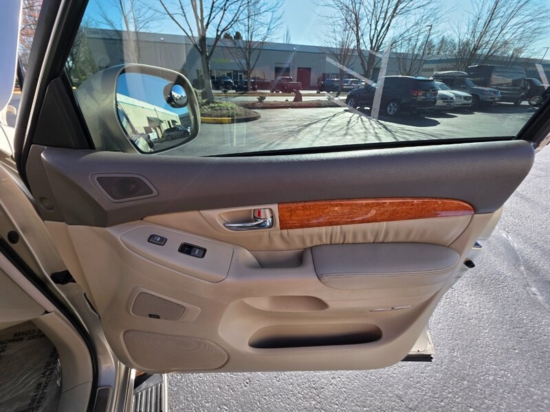 2006 Lexus GX 470 4X4 / V8 4.7L / 8-Passenger / New Timing Belt / Brand New Wheels / Brand New Tires / Fully Loaded / Zero Rust - Photo 58 - Portland, OR 97217