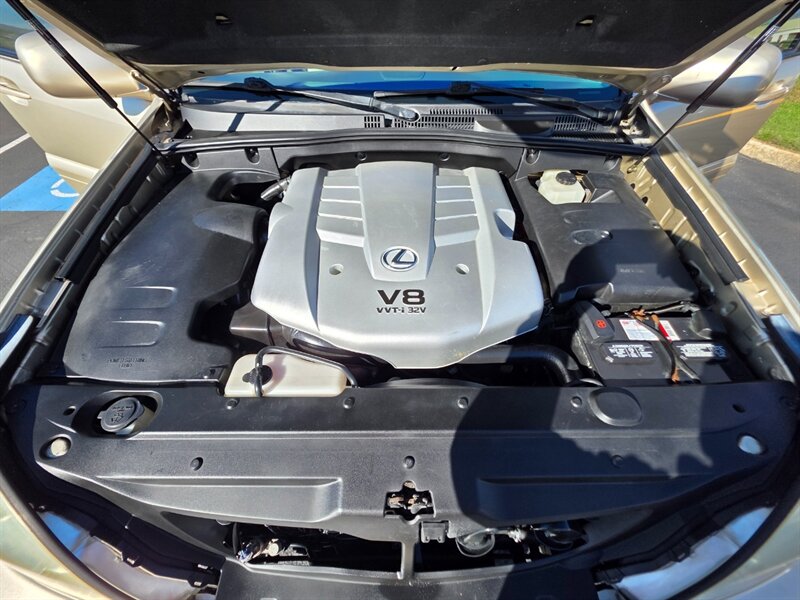 2006 Lexus GX 470 4X4 / V8 4.7L / 8-Passenger / New Timing Belt / Brand New Wheels / Brand New Tires / Fully Loaded / Zero Rust - Photo 31 - Portland, OR 97217