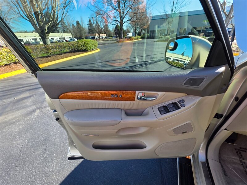 2006 Lexus GX 470 4X4 / V8 4.7L / 8-Passenger / New Timing Belt / Brand New Wheels / Brand New Tires / Fully Loaded / Zero Rust - Photo 57 - Portland, OR 97217