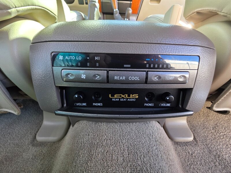 2006 Lexus GX 470 4X4 / V8 4.7L / 8-Passenger / New Timing Belt / Brand New Wheels / Brand New Tires / Fully Loaded / Zero Rust - Photo 47 - Portland, OR 97217