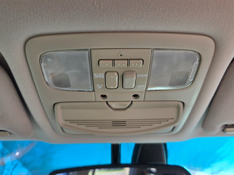 2006 Lexus GX 470 4X4 / V8 4.7L / 8-Passenger / New Timing Belt / Brand New Wheels / Brand New Tires / Fully Loaded / Zero Rust - Photo 53 - Portland, OR 97217