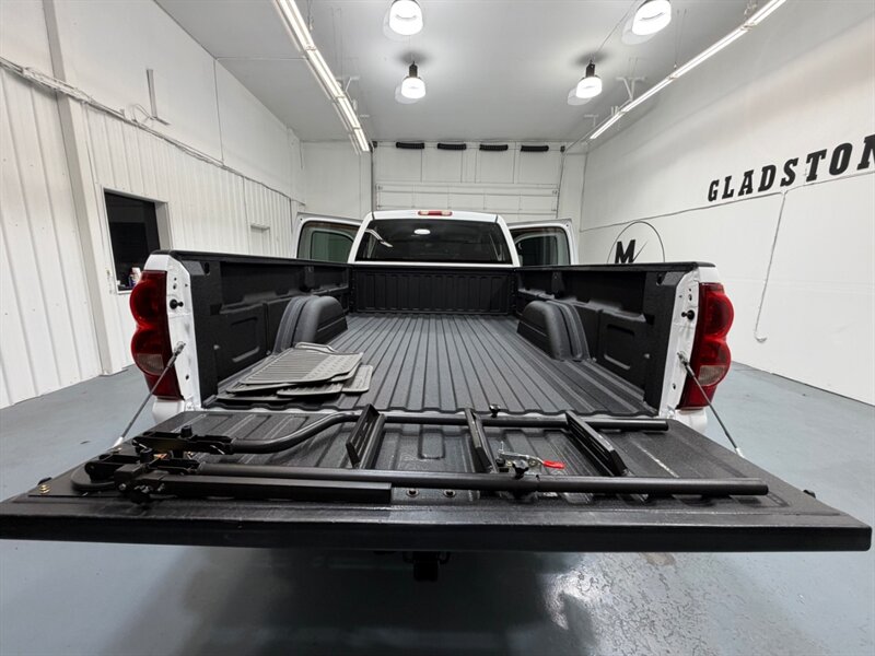 2006 Chevrolet Silverado 2500 2500hd LT 4x4 6.6L DURAMAX DIESEL / LBZ MOTOR / LONG BED / LEATHER SEATS / ZERO RUST - Photo 11 - Gladstone, OR 97027
