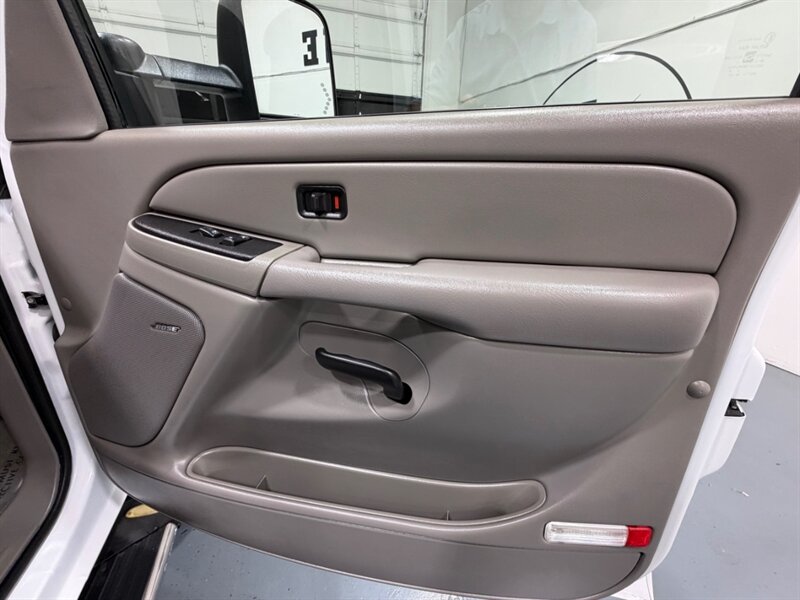 2006 Chevrolet Silverado 2500 2500hd LT 4x4 6.6L DURAMAX DIESEL / LBZ MOTOR / LONG BED / LEATHER SEATS / ZERO RUST - Photo 34 - Gladstone, OR 97027