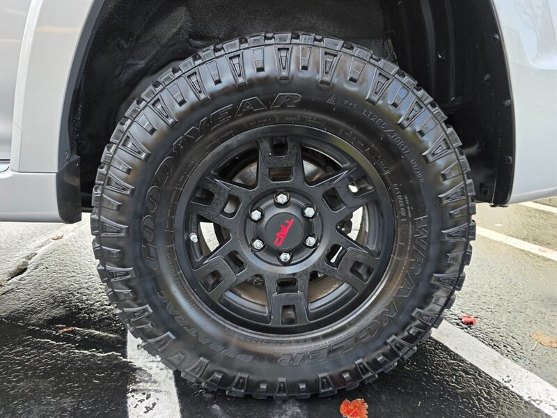 2013 Toyota 4Runner 4X4 V6 SUNROOF BACK-UP CAM TRD's GOOD-YEARS LIFTED PARK SENSORS - Photo 23 - Portland, OR 97217