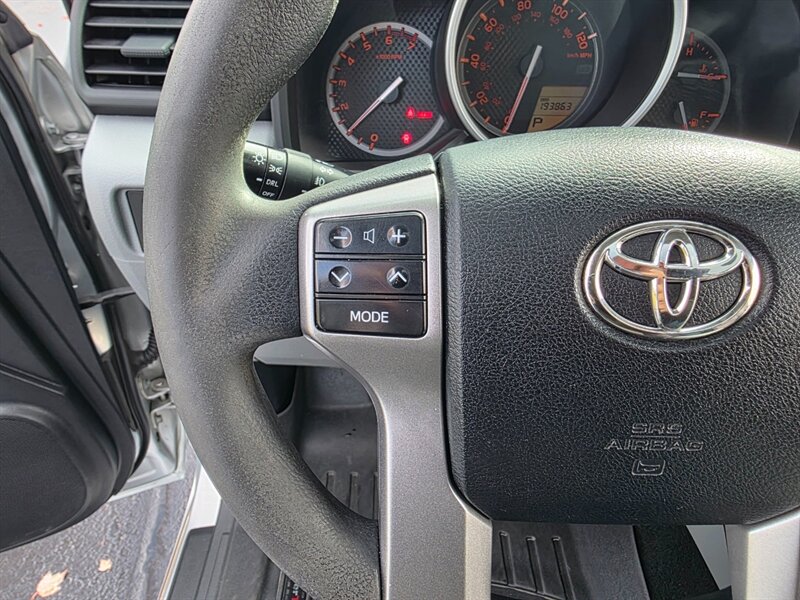 2013 Toyota 4Runner 4X4 V6 SUNROOF BACK-UP CAM TRD's GOOD-YEARS LIFTED PARK SENSORS - Photo 31 - Portland, OR 97217