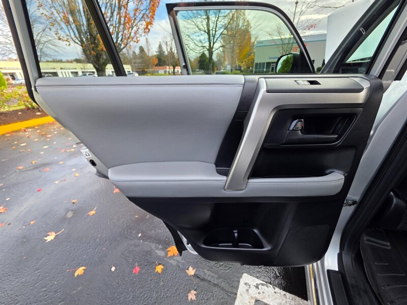 2013 Toyota 4Runner 4X4 V6 SUNROOF BACK-UP CAM TRD's GOOD-YEARS LIFTED PARK SENSORS - Photo 37 - Portland, OR 97217