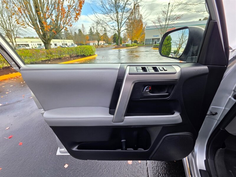 2013 Toyota 4Runner 4X4 V6 SUNROOF BACK-UP CAM TRD's GOOD-YEARS LIFTED PARK SENSORS - Photo 35 - Portland, OR 97217