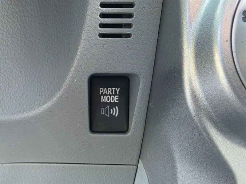 2013 Toyota 4Runner 4X4 V6 SUNROOF BACK-UP CAM TRD's GOOD-YEARS LIFTED PARK SENSORS - Photo 49 - Portland, OR 97217