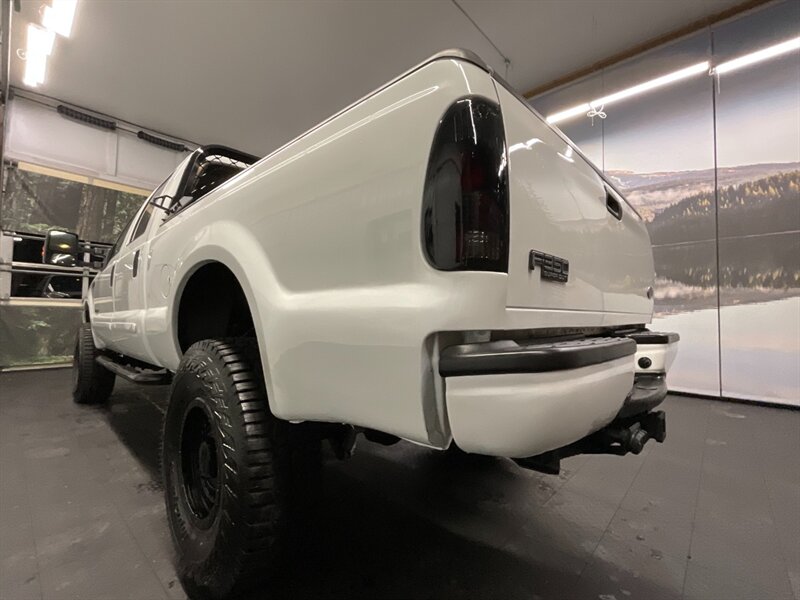 2001 Ford F-350 Lariat Crew Cab 4X4 / 7.3L DIESEL / 6-SPEED MANUAL  BRAND NEW 4 " LIFT KIT w/ BRAND NEW WHEELS & TIRES / 6-SPEED / RUST FREE / ONLY 115,000 MILES / SHARP & CLEAN - Photo 11 - Gladstone, OR 97027