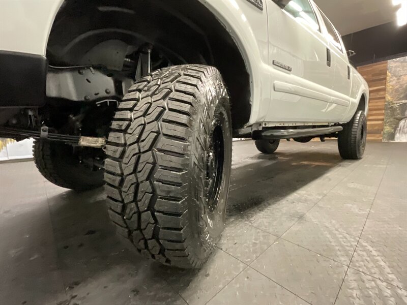 2001 Ford F-350 Lariat Crew Cab 4X4 / 7.3L DIESEL / 6-SPEED MANUAL  BRAND NEW 4 " LIFT KIT w/ BRAND NEW WHEELS & TIRES / 6-SPEED / RUST FREE / ONLY 115,000 MILES / SHARP & CLEAN - Photo 24 - Gladstone, OR 97027