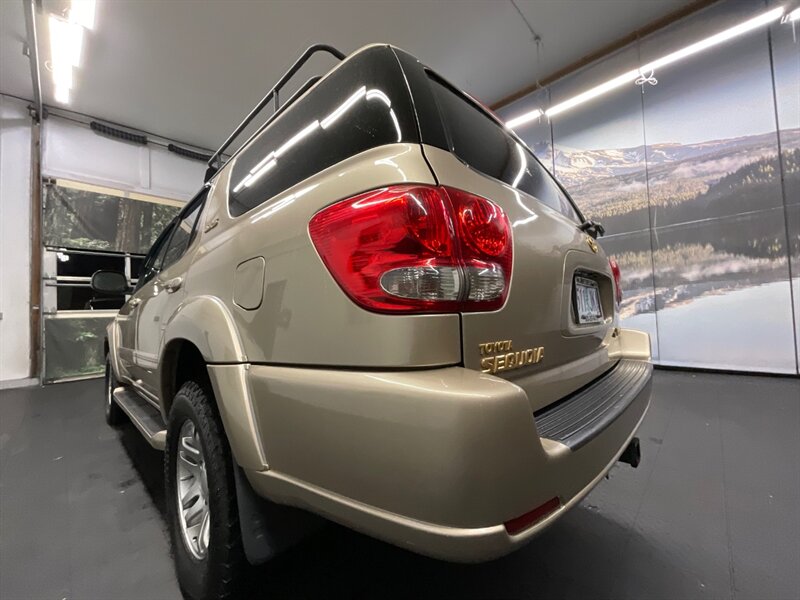 2006 Toyota Sequoia SR5 4x4 / 3rd Row Seat / Only 124,000 Mile  Local SUV / Rust Free / Roof Rack / Tow Hitch - Photo 45 - Gladstone, OR 97027