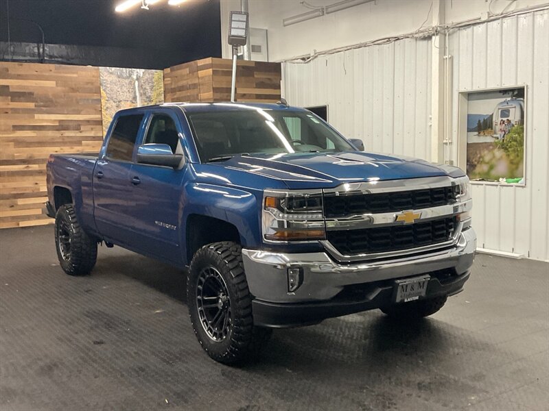 2018 Chevrolet Silverado 1500 LT 4X4 / 5.3L / 1-OWNER / NEW LIFTED / 12,000 MILE   - Photo 2 - Gladstone, OR 97027