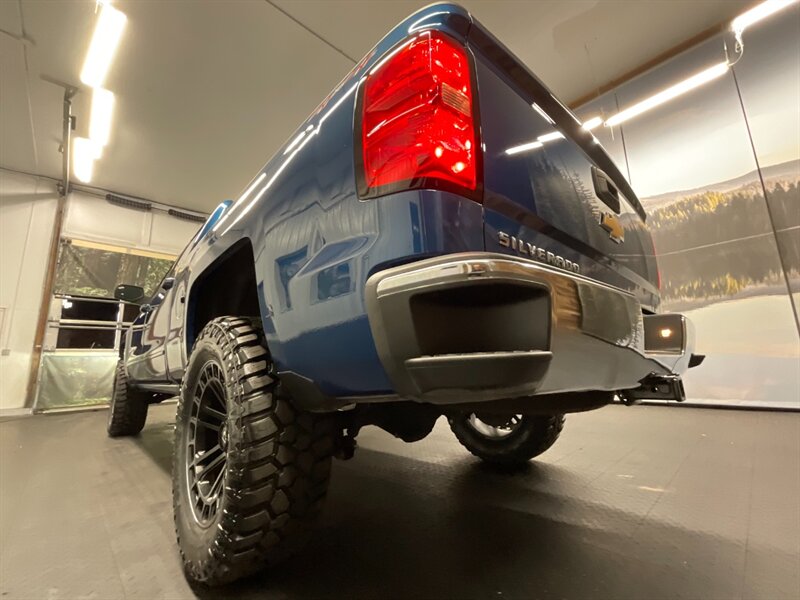 2018 Chevrolet Silverado 1500 LT 4X4 / 5.3L / 1-OWNER / NEW LIFTED / 12,000 MILE   - Photo 12 - Gladstone, OR 97027