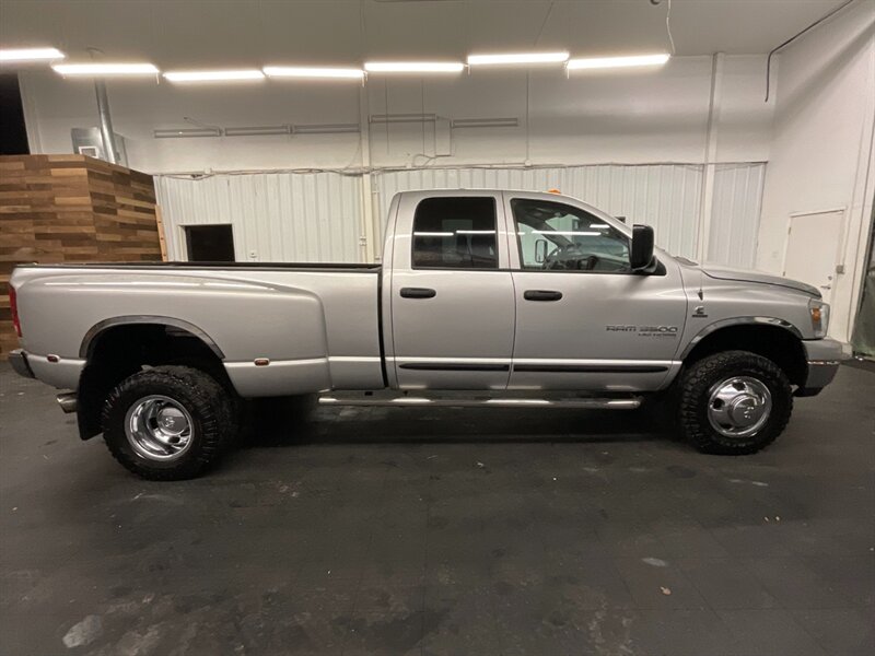 2006 Dodge Ram 3500 BIG HORN 4X4 / 5.9L DIESEL / DUALLY /118,000 MILES  5.9L CUMMINS DIESEL / LONG BED / DUALLY / SHARP & CLEAN !! - Photo 4 - Gladstone, OR 97027