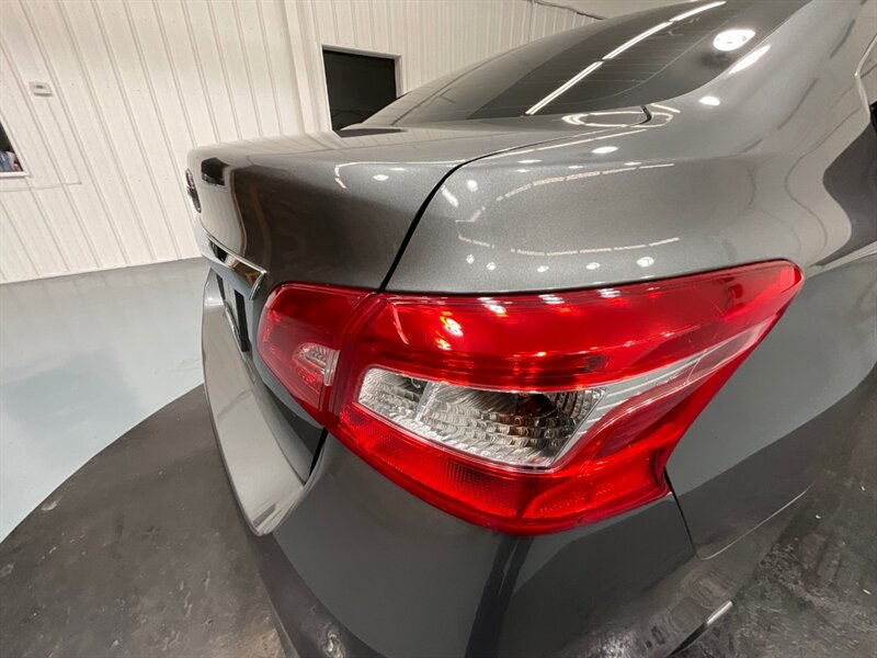 2019 Nissan Sentra S Sedan / 6-SPEED MANUAL / 1-OWNER / 71,000 MILES  / Backup Camera - Photo 29 - Gladstone, OR 97027