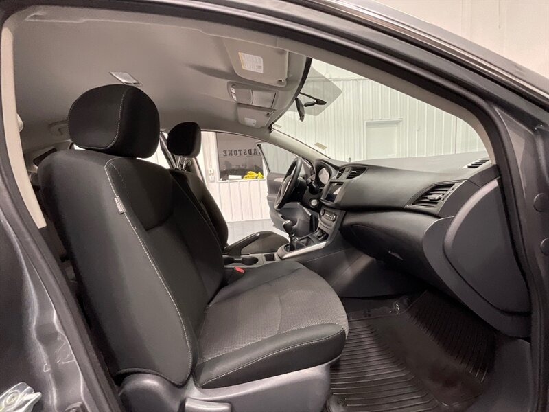 2019 Nissan Sentra S Sedan / 6-SPEED MANUAL / 1-OWNER / 71,000 MILES  / Backup Camera - Photo 14 - Gladstone, OR 97027