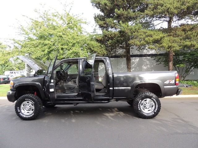 2005 GMC Sierra 2500 SLE/4X4/ Crew Cab/DURAMAX DIESEL/86k miles/LIFTED   - Photo 12 - Portland, OR 97217