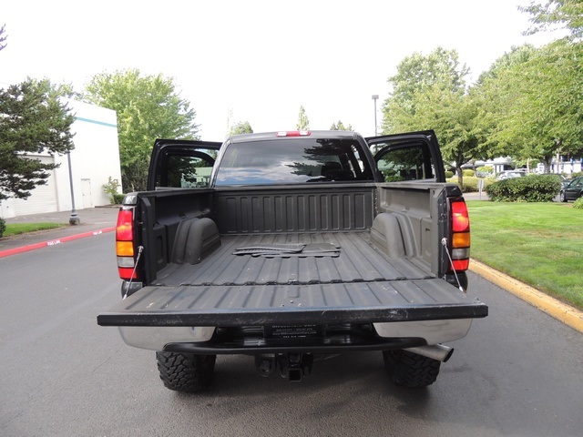 2005 GMC Sierra 2500 SLE/4X4/ Crew Cab/DURAMAX DIESEL/86k miles/LIFTED   - Photo 14 - Portland, OR 97217