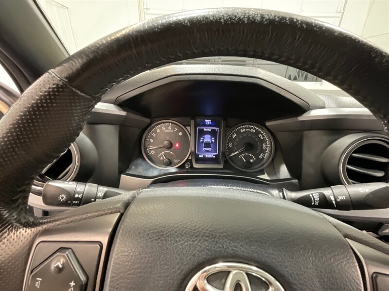 2018 Toyota Tacoma TRD Sport 4X4 /V6/ Tech Pkg  / 6-SPEED / LIFTED  / LOCAL TRUCK RUST FREE - Photo 54 - Gladstone, OR 97027