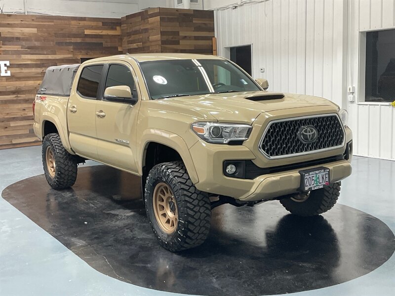 2018 Toyota Tacoma TRD Sport 4X4 /V6/ Tech Pkg  / 6-SPEED / LIFTED  / LOCAL TRUCK RUST FREE - Photo 2 - Gladstone, OR 97027