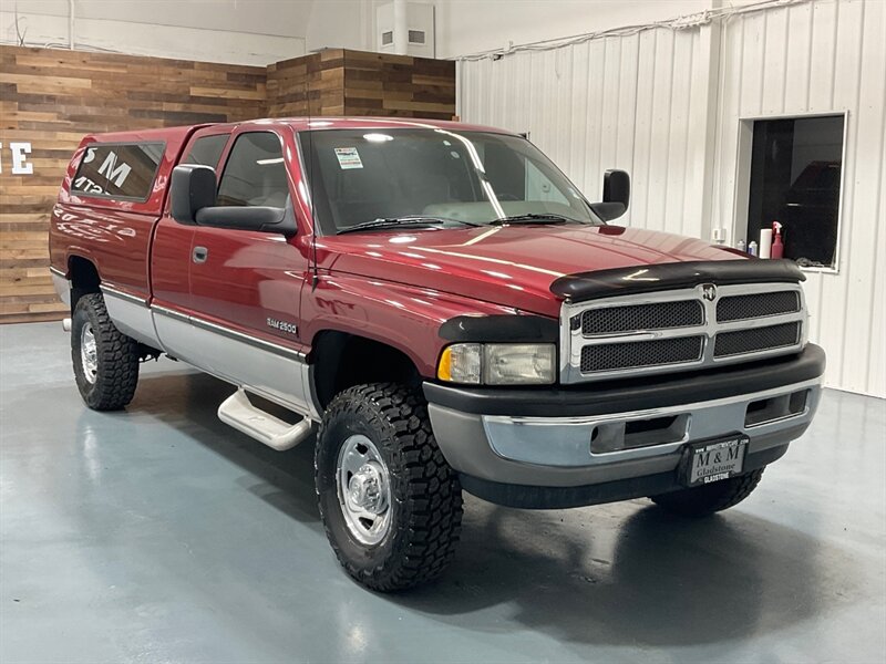 1996 Dodge Ram 2500 Laramie SLT 4X4 / 5.9L DIESEL 12-VALVE / 130K Mile  / NEW TIRES / NO RUST - Photo 2 - Gladstone, OR 97027