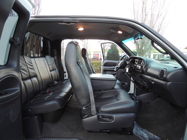 2001 Dodge Ram 2500 SLT Plus / 4X4 / Leather / V10 / 5-SPEED / LIFTED   - Photo 16 - Portland, OR 97217