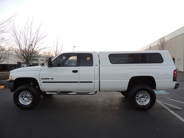 2001 Dodge Ram 2500 SLT Plus / 4X4 / Leather / V10 / 5-SPEED / LIFTED   - Photo 3 - Portland, OR 97217