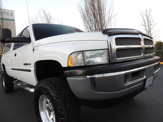 2001 Dodge Ram 2500 SLT Plus / 4X4 / Leather / V10 / 5-SPEED / LIFTED   - Photo 10 - Portland, OR 97217