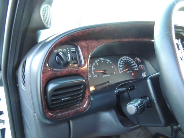 2001 Dodge Ram 2500 SLT Plus / 4X4 / Leather / V10 / 5-SPEED / LIFTED   - Photo 34 - Portland, OR 97217