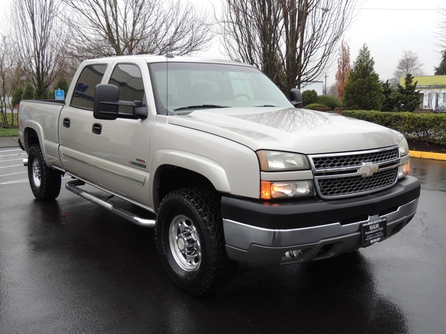 2005 Chevrolet Silverado 2500 LT / 4X4 / 6.6L Duramax Diesel / 90K MILES