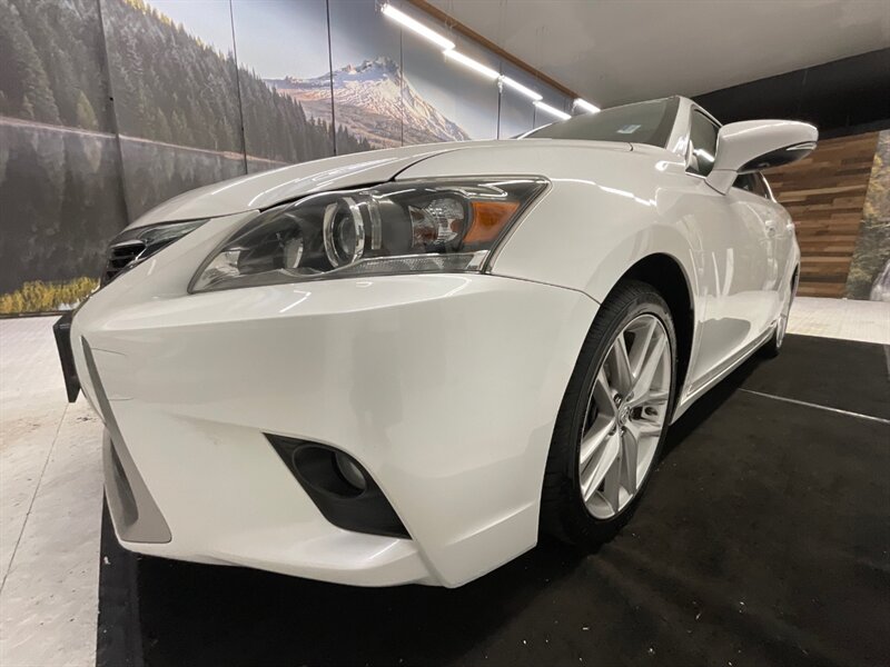 2014 Lexus CT 200h Hatchback / 1.8L 4Cyl HYBRID / Leather / Sunroof  / Sharp & Clean Car / GAS SAVER - Photo 28 - Gladstone, OR 97027